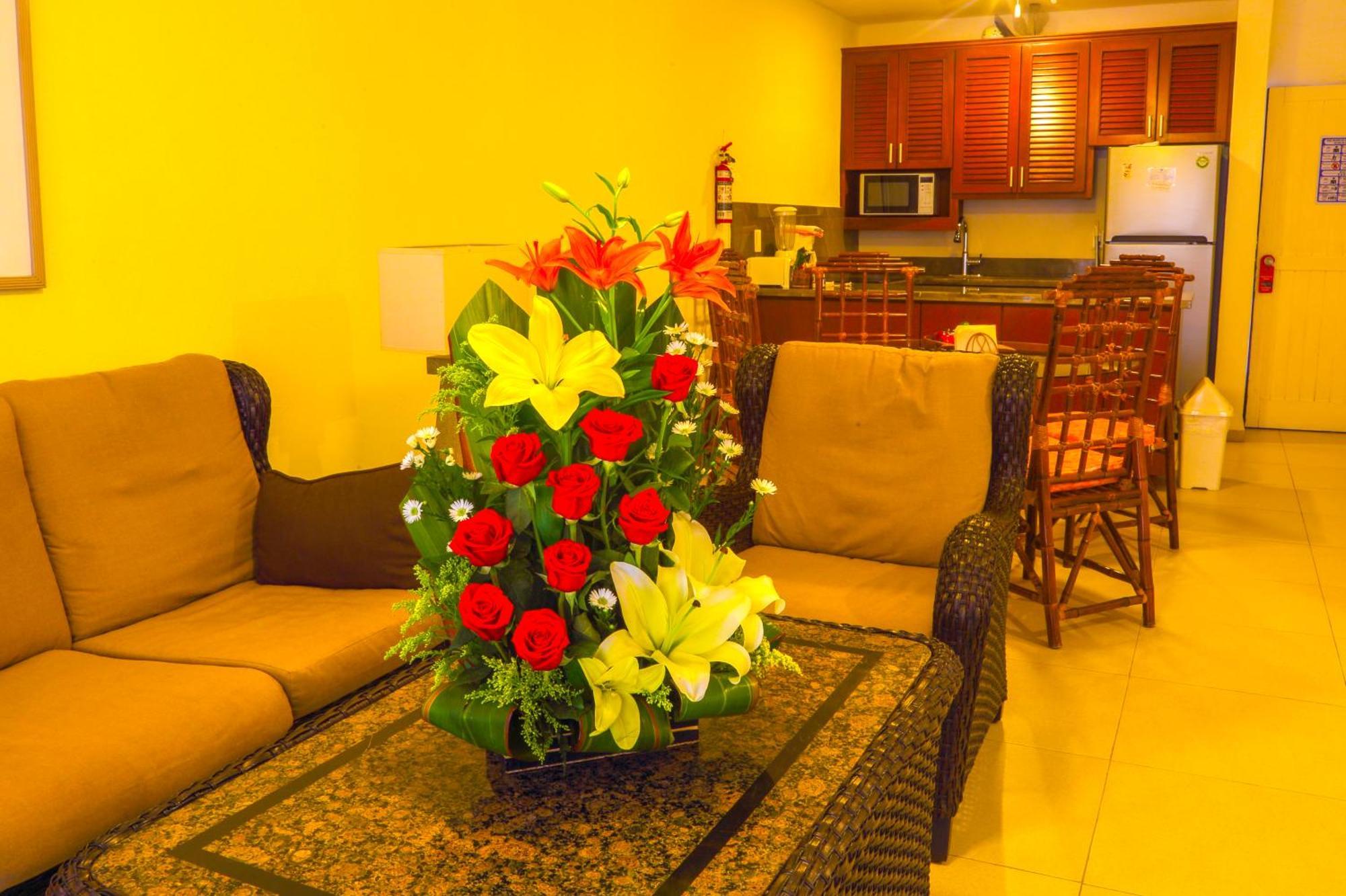 Nautibeach Beach Front Condos In North Beach Isla Mujeres Exterior foto